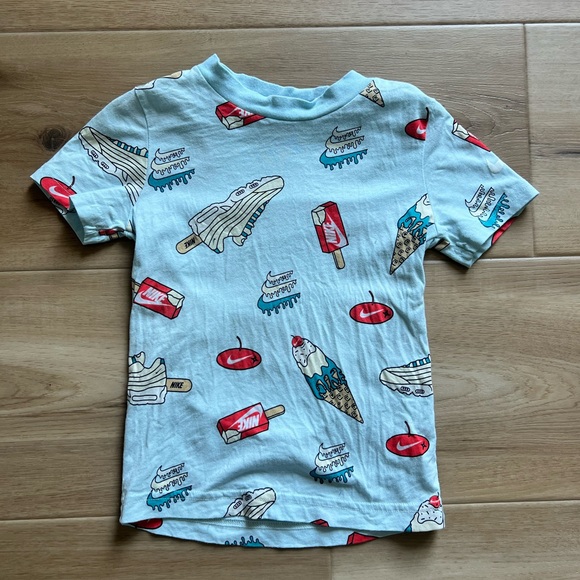 Kids Nike Tee - Picture 1 of 2